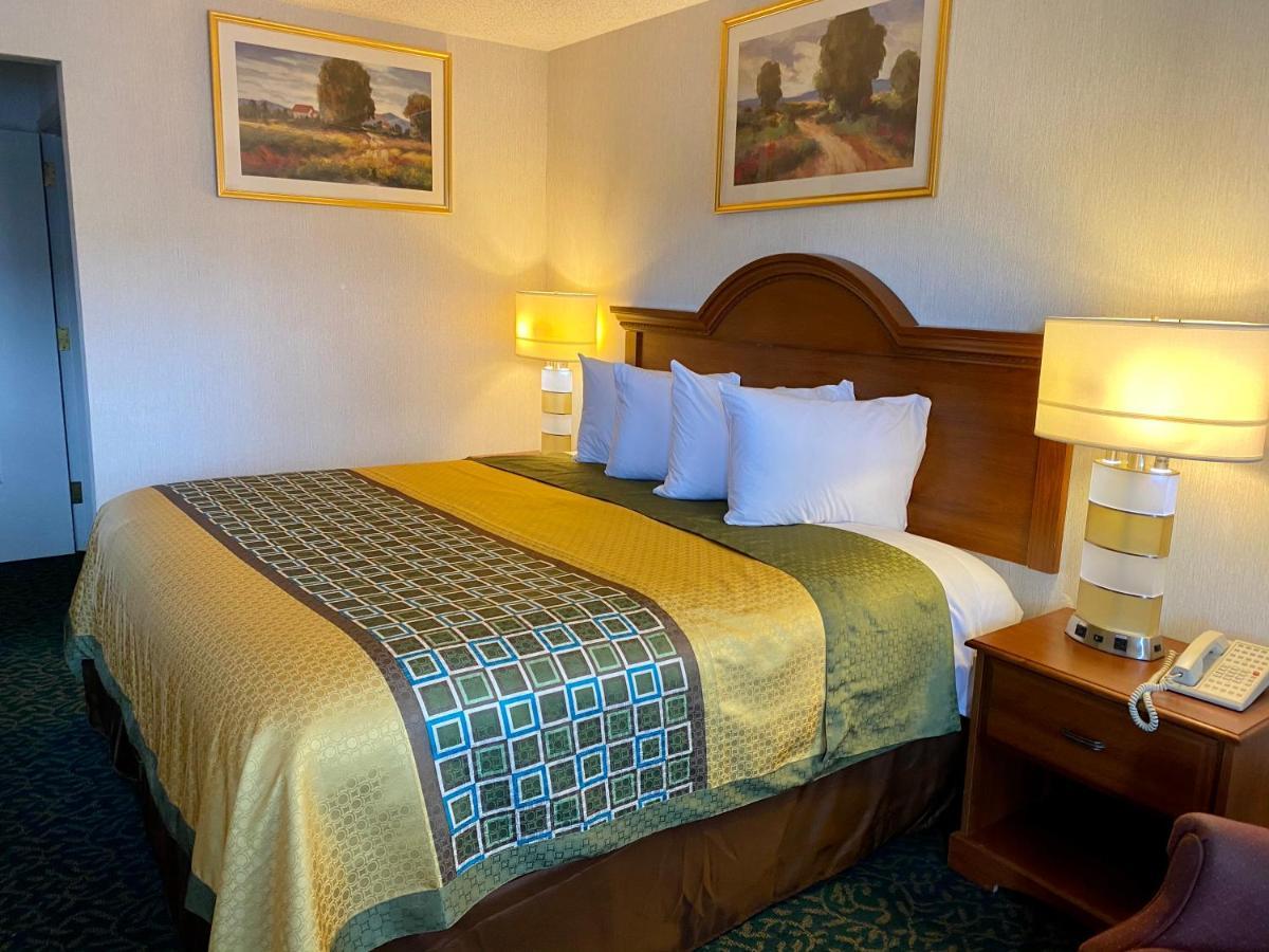 Harrisonville Inn & Suites Dış mekan fotoğraf