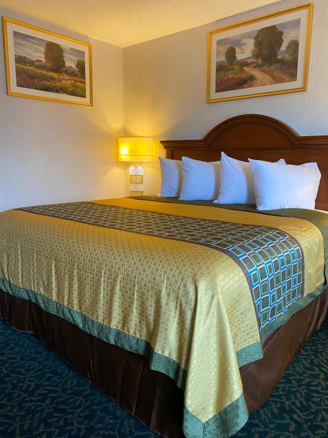 Harrisonville Inn & Suites Dış mekan fotoğraf